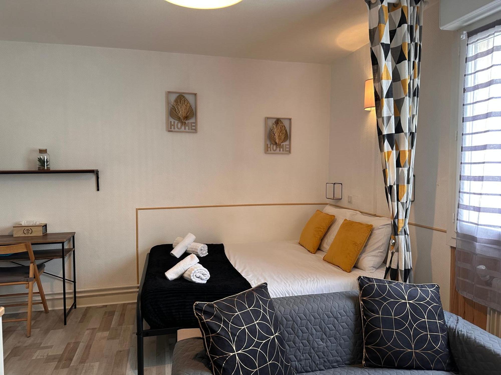 Orleans Centre Proche Gare - Appartement Fonctionnel Residence Calme Parking Prive Gratuit - Le Central Elegance Kültér fotó